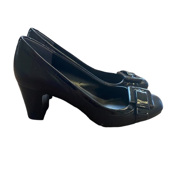 Closed toe office block heels - Picture 1 of 6